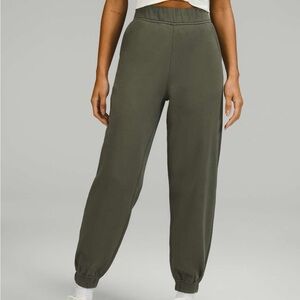 Lululemon Relaxed High Rise Jogger